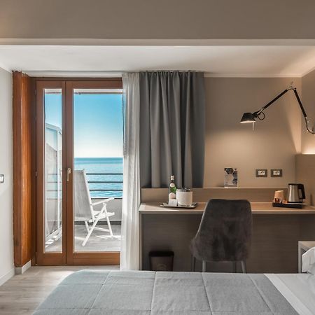 Hotel Porto Roca Монтероссо-аль-Маре Екстер'єр фото