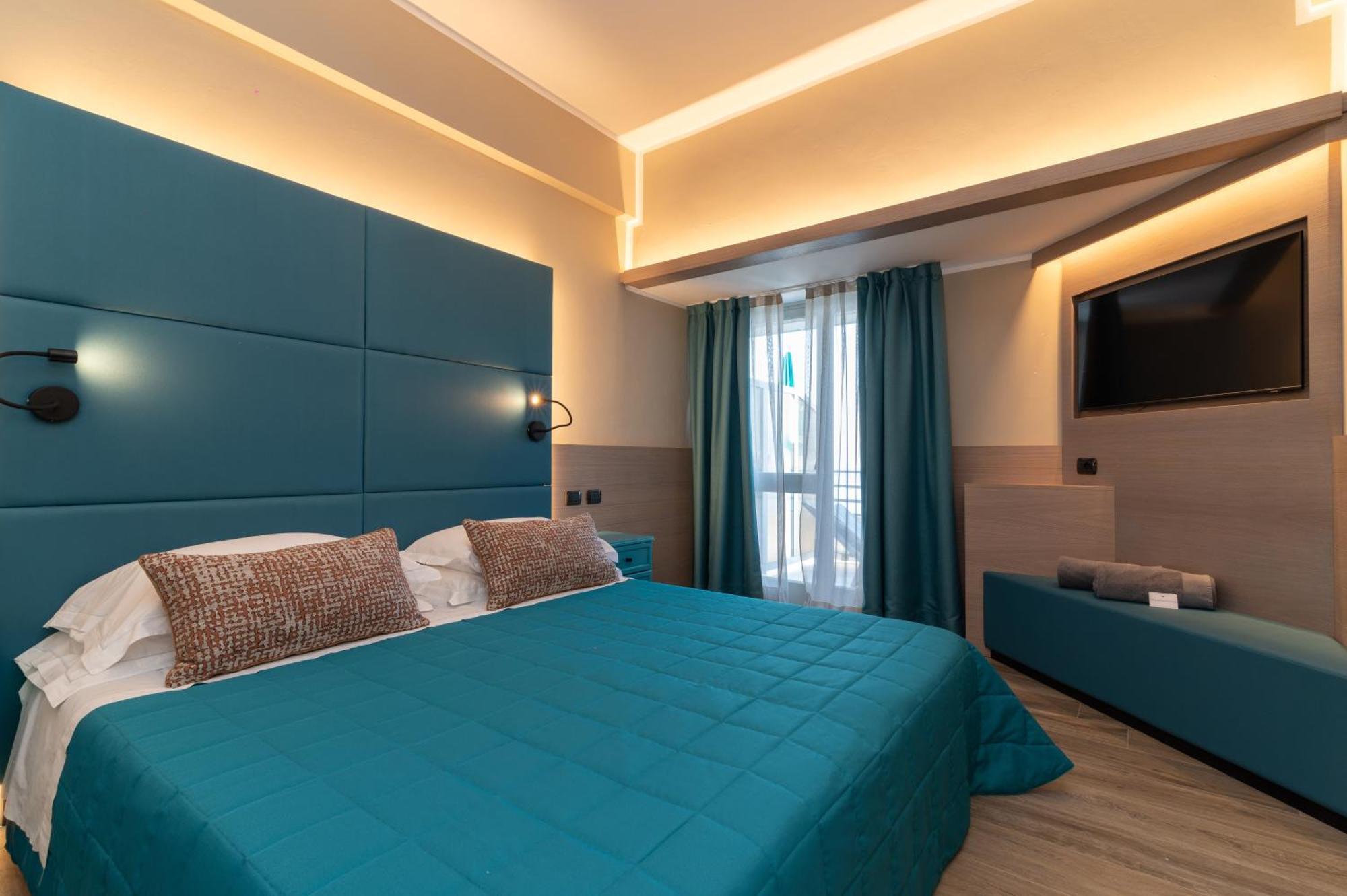 Hotel Porto Roca Монтероссо-аль-Маре Екстер'єр фото