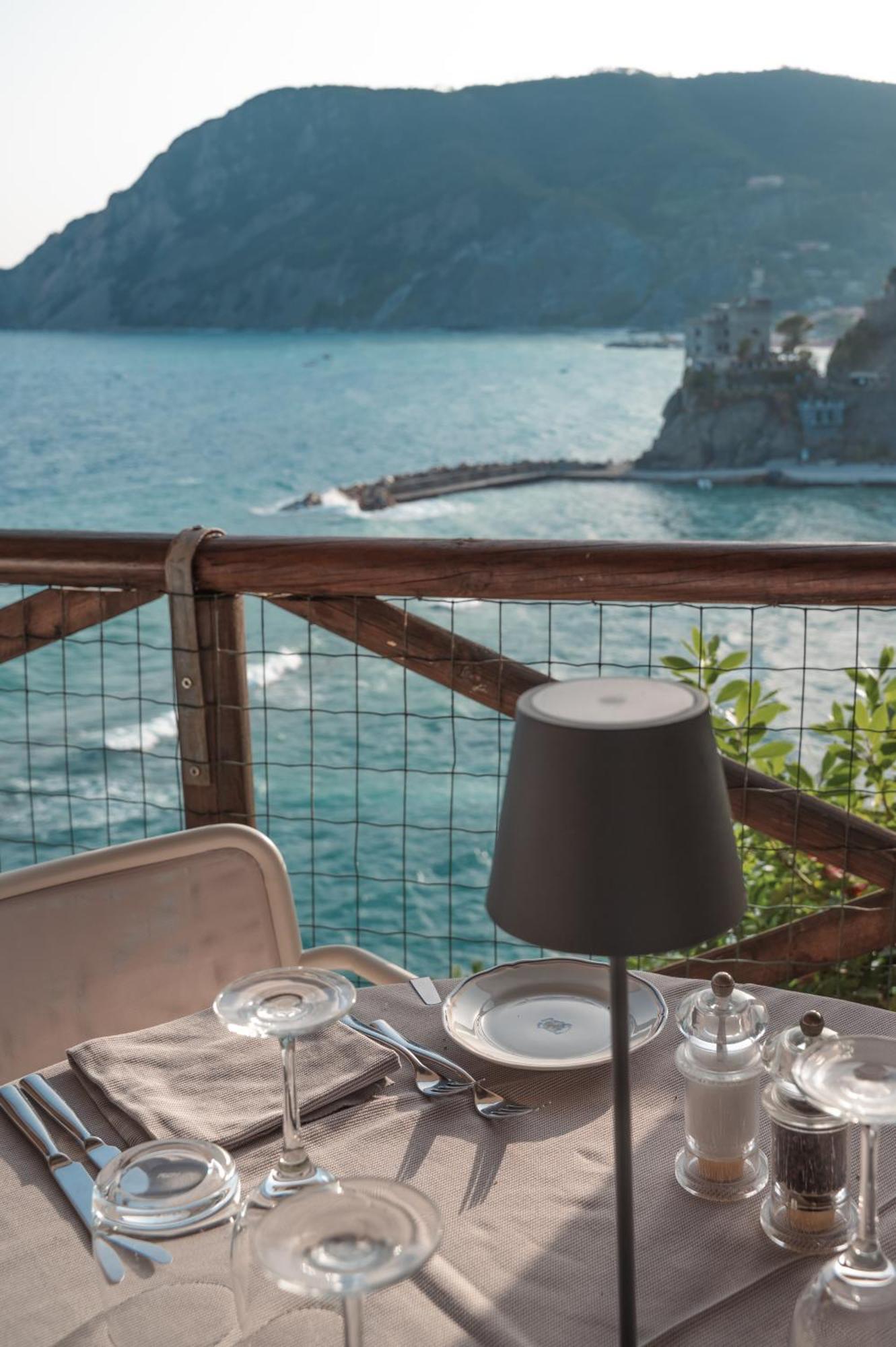 Hotel Porto Roca Монтероссо-аль-Маре Екстер'єр фото