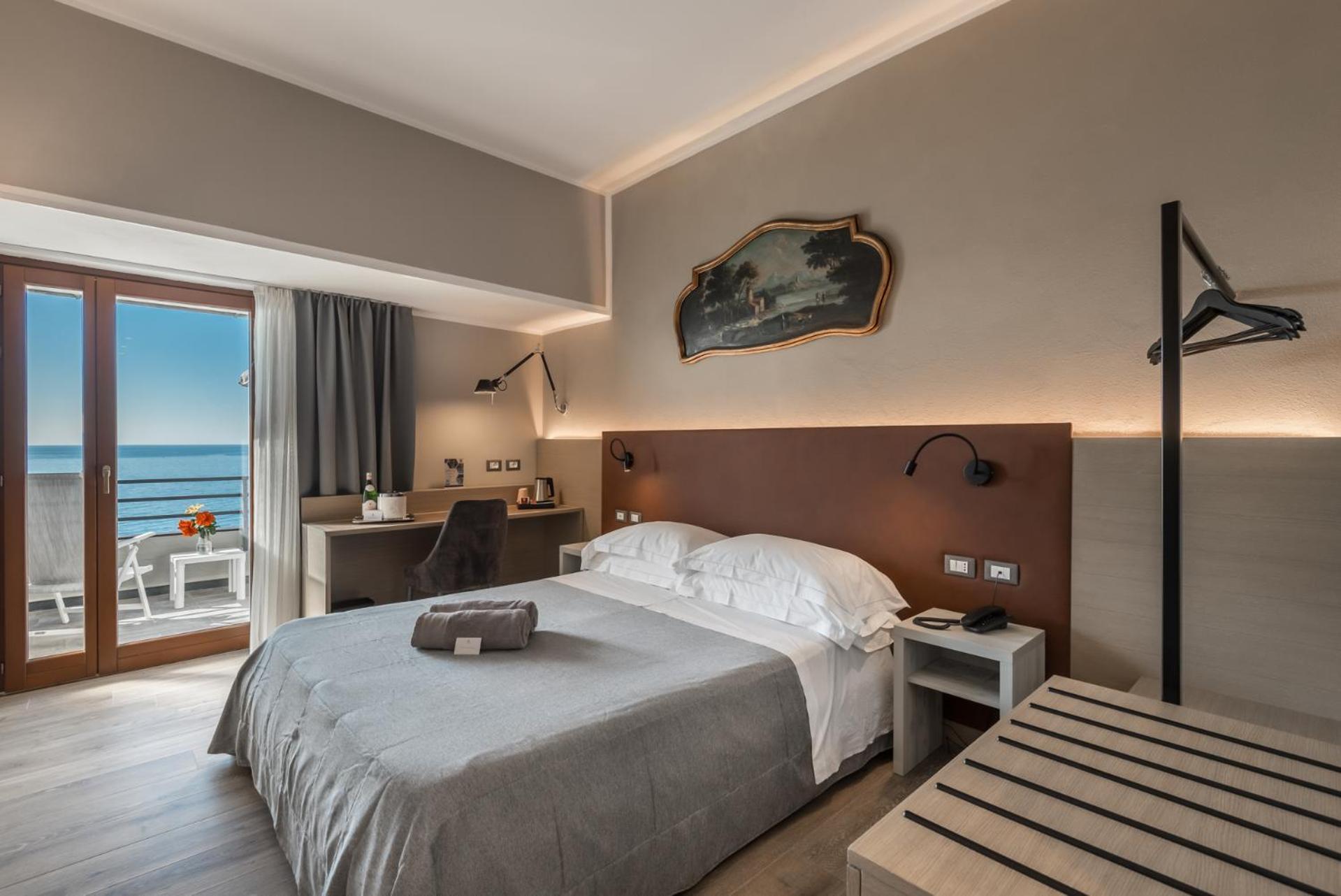 Hotel Porto Roca Монтероссо-аль-Маре Екстер'єр фото